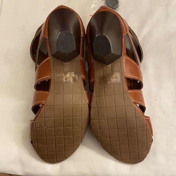 RASOLLI CAMEL BROWN CUT OUT OPEN TOE SHOOTIES.  NEW - Picture 5 of 11
